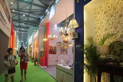 展覽會(huì)結(jié)束拆展時(shí)展臺(tái)搭建倒塌是什么原因造成的？